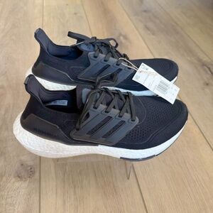 NEW ADIDAS ULTRABOOST 21 RUNNING SHOES MEN'S 7.5/WOMEN'S 9